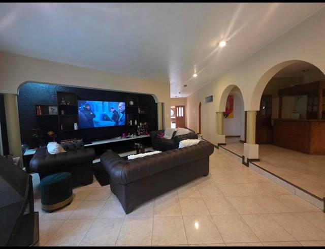 5 BEDROOM HOUSE FOR SALE IN SUNWARD PARK